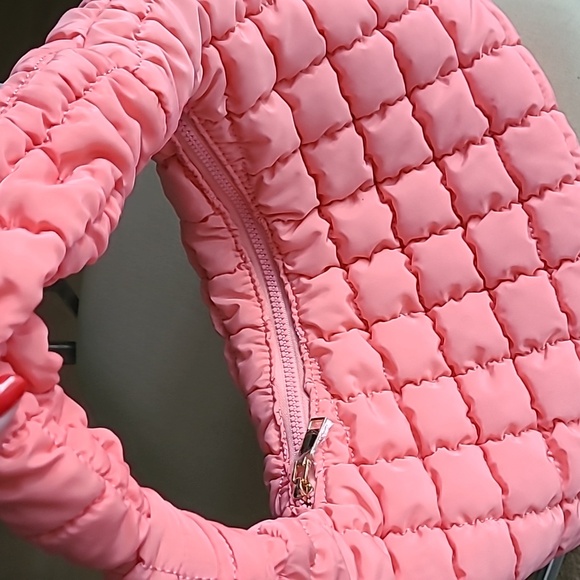 Quilted Soft Hobo Bag ❤️ - Picture 8 of 8